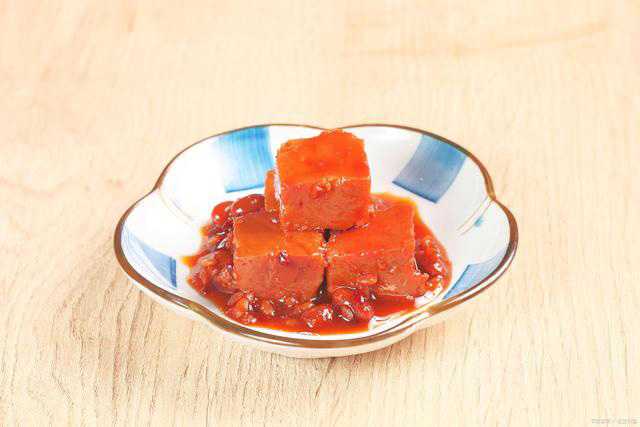 創(chuàng)新引領(lǐng)未來(lái)，一塊腐乳包裝設(shè)備助力腐乳產(chǎn)業(yè)升級(jí)