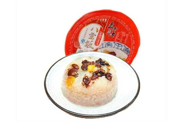 八寶飯專業(yè)包裝線：鎖住傳統(tǒng)美味，融合現(xiàn)代科技，開啟美食新篇章！